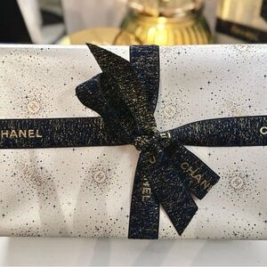 CHANEL WRAPPING PAPER AUTHENTIC ROLL OF DUAL SIDED PAPER. NWOB